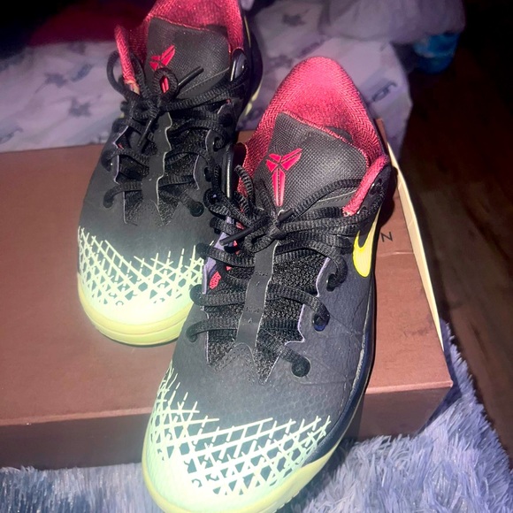 Nike Zoom Kobe Venomenon 4 Glow In The Dark Size 9 635578-003 Black Purple OG - Picture 3 of 6